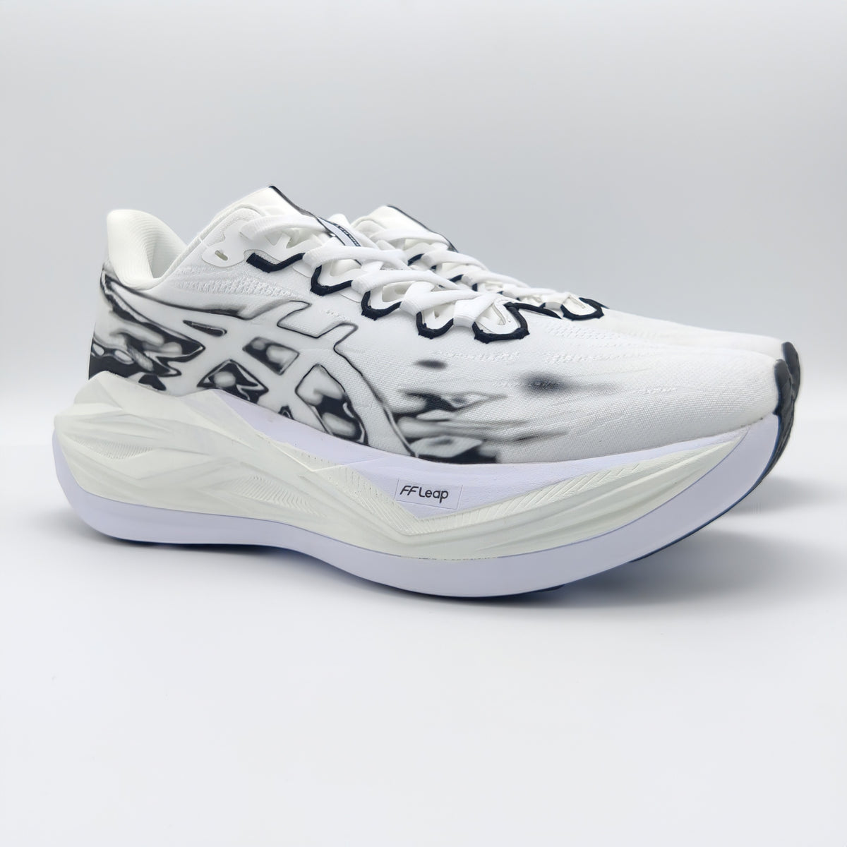 SUPERBLAST 3 - White/Black